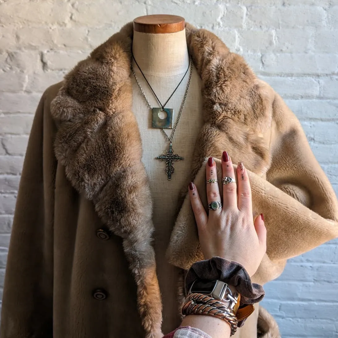 70s Vintage Mob Wife Fluffy Vegan Fur Coat Neutral Boho Minimalist Groovy Jacket