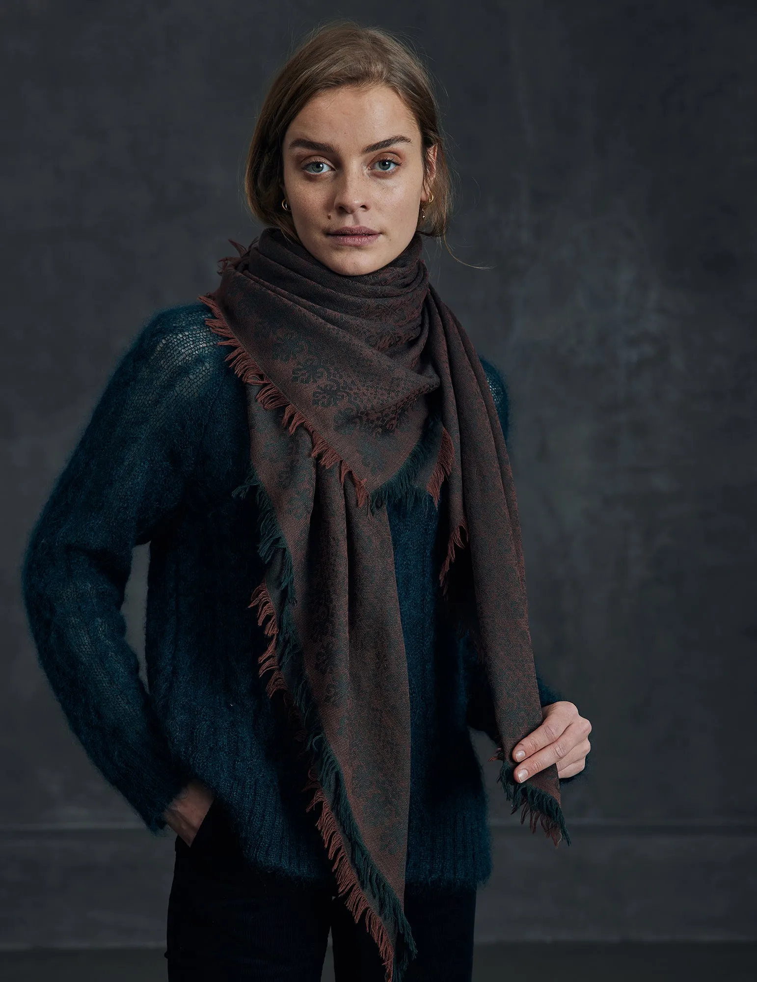 Ból, shawl