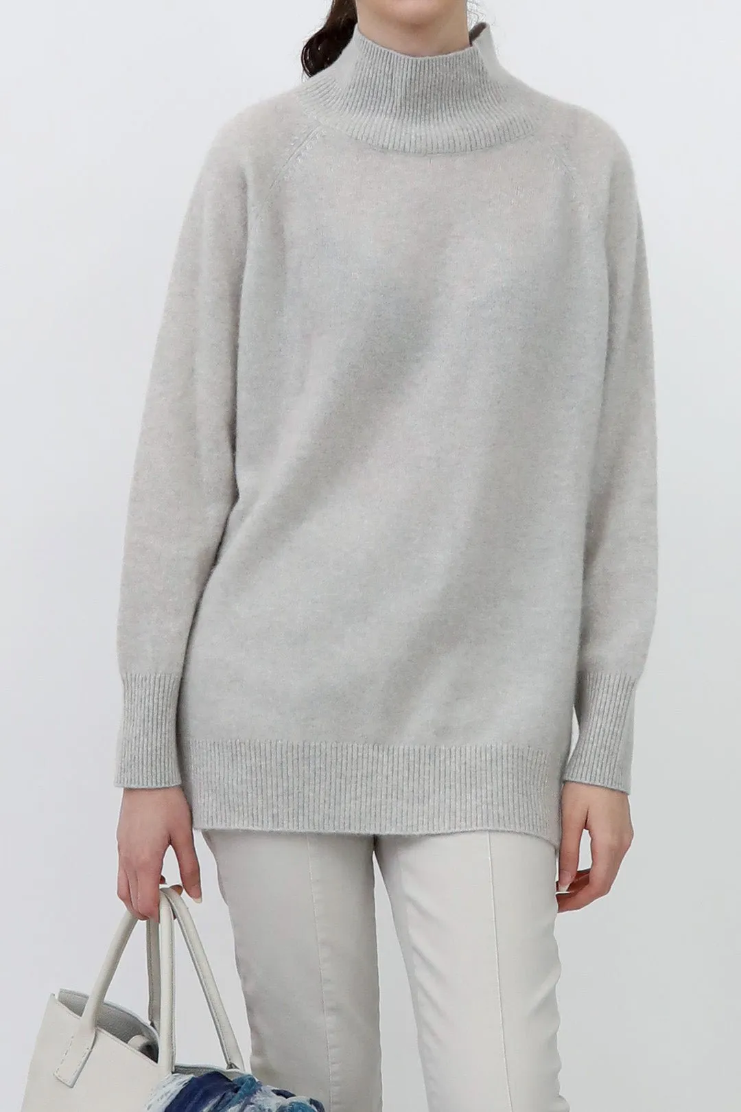 ISLAY TURTLENECK SWEATER IN ITALIAN SPUN CASHMERE SILK