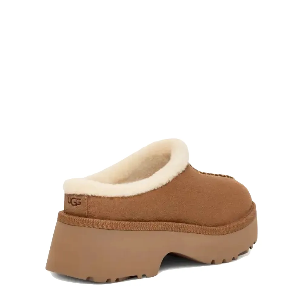 UGG Women's New Heights Cozy Clog in Chestnut